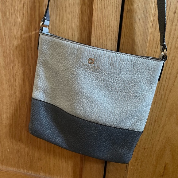 Kate spade two/toned gray leather crossbody - Picture 3 of 6